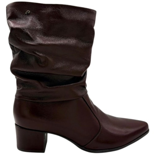 Bota Cano Médio Pegada em Couro Feminina