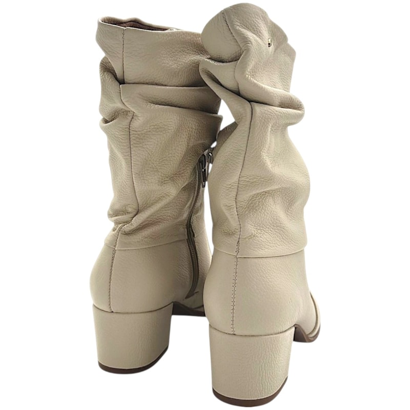 Bota Cano Médio Pegada em Couro Feminina-db0a11c7-8867-4b19-82fe-1c058033267b