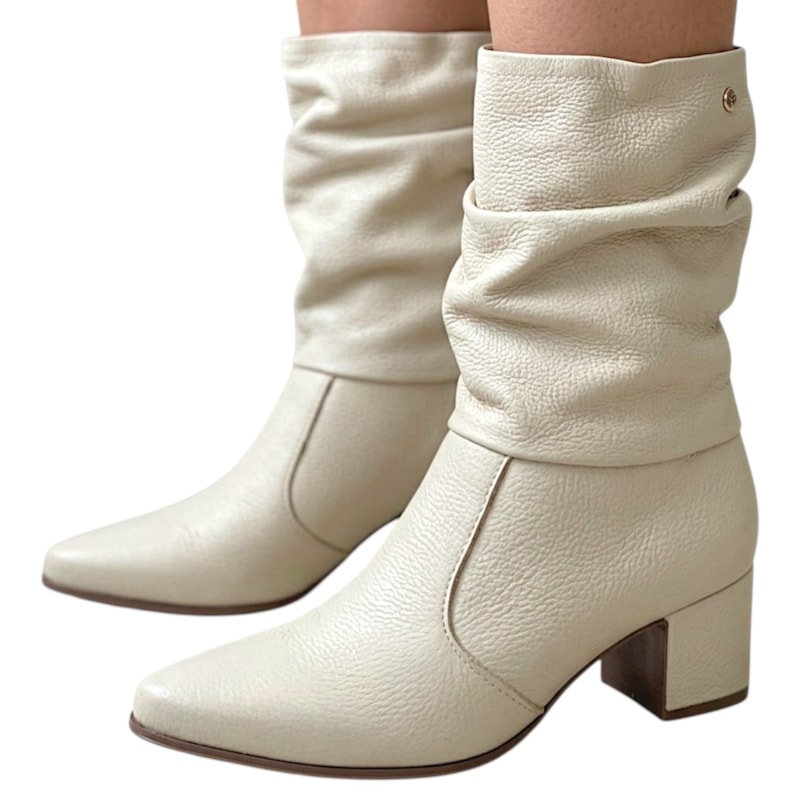 Bota Cano Médio Pegada em Couro Feminina-7dd64a72-7ced-40aa-98af-b8fc911d710b
